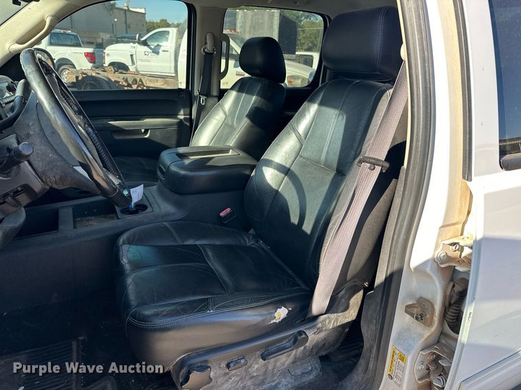 image for item EJ5015 2011 Chevrolet  Silverado 1500 Crew Cab pickup truck