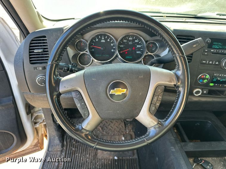 image for item EJ5015 2011 Chevrolet  Silverado 1500 Crew Cab pickup truck