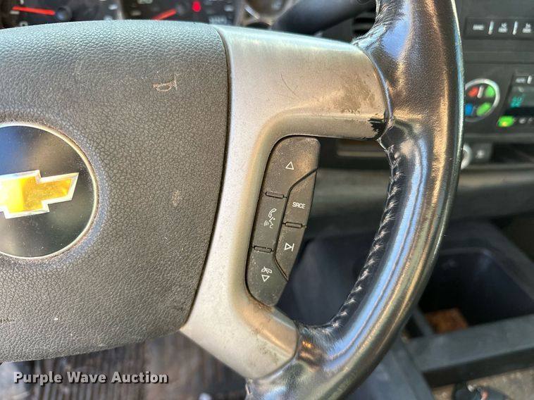 image for item EJ5015 2011 Chevrolet  Silverado 1500 Crew Cab pickup truck