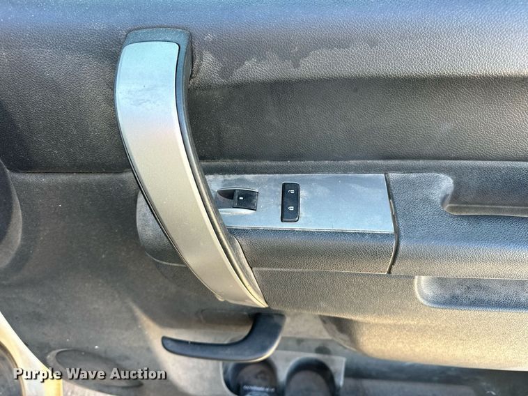 image for item EJ5015 2011 Chevrolet  Silverado 1500 Crew Cab pickup truck