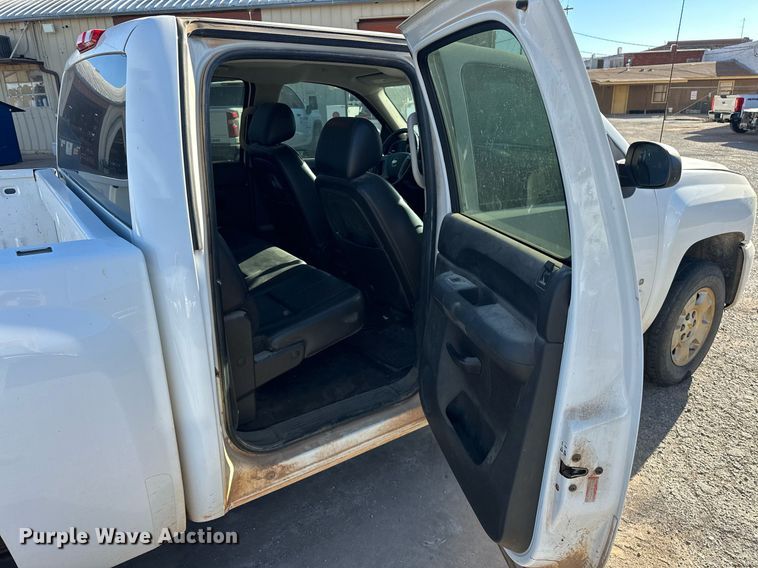 image for item EJ5015 2011 Chevrolet  Silverado 1500 Crew Cab pickup truck