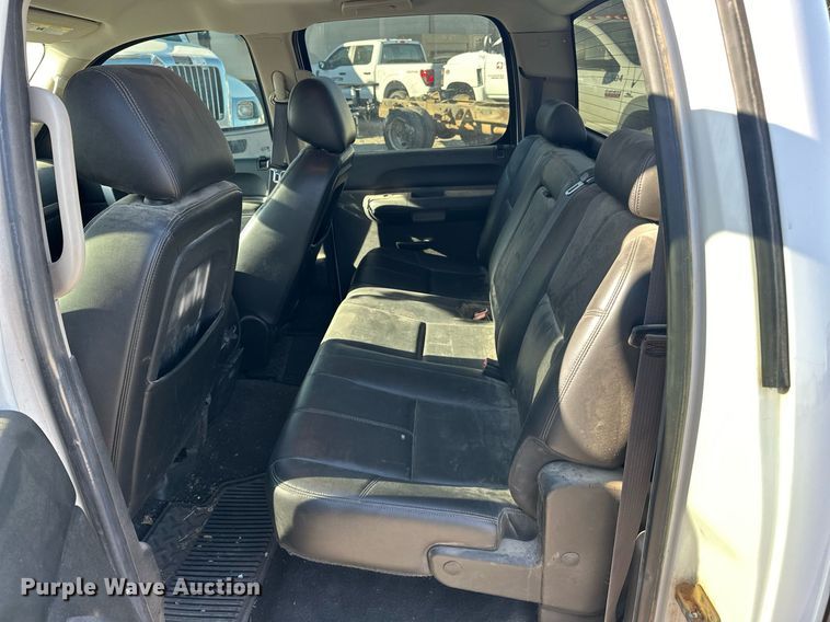 image for item EJ5015 2011 Chevrolet  Silverado 1500 Crew Cab pickup truck