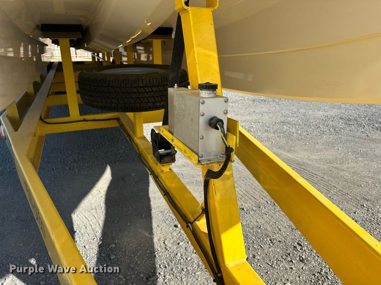 image for item EJ5027 2003 Eliminator Daytona boat