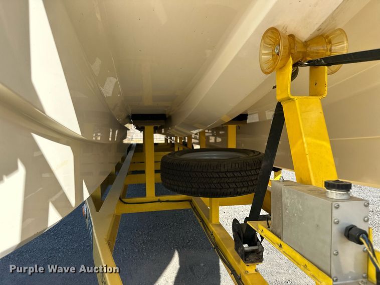 image for item EJ5027 2003 Eliminator Daytona boat