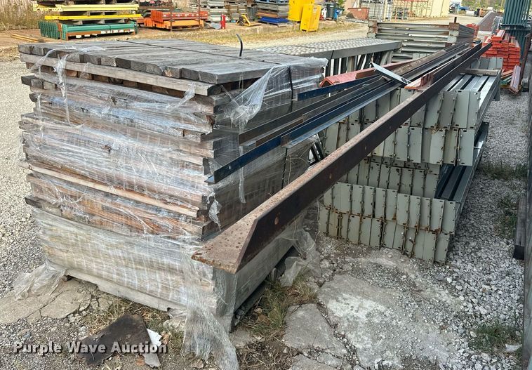 image for item EJ5077 Teardrop pallet racking