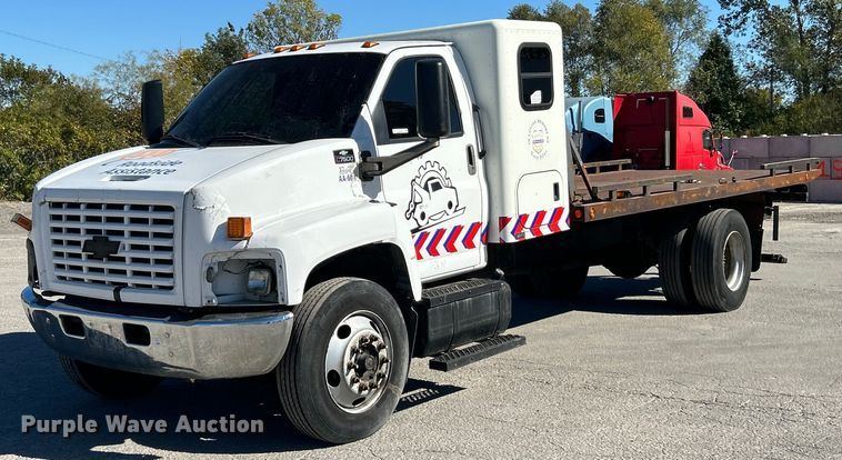 image for item EK3582 2006 Chevrolet C7500 rollback truck