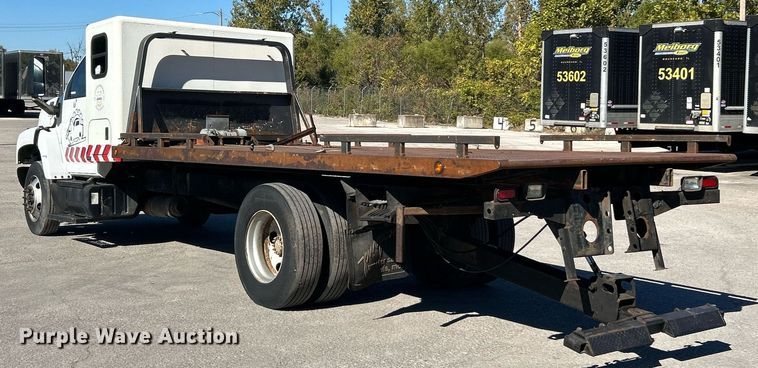 image for item EK3582 2006 Chevrolet C7500 rollback truck