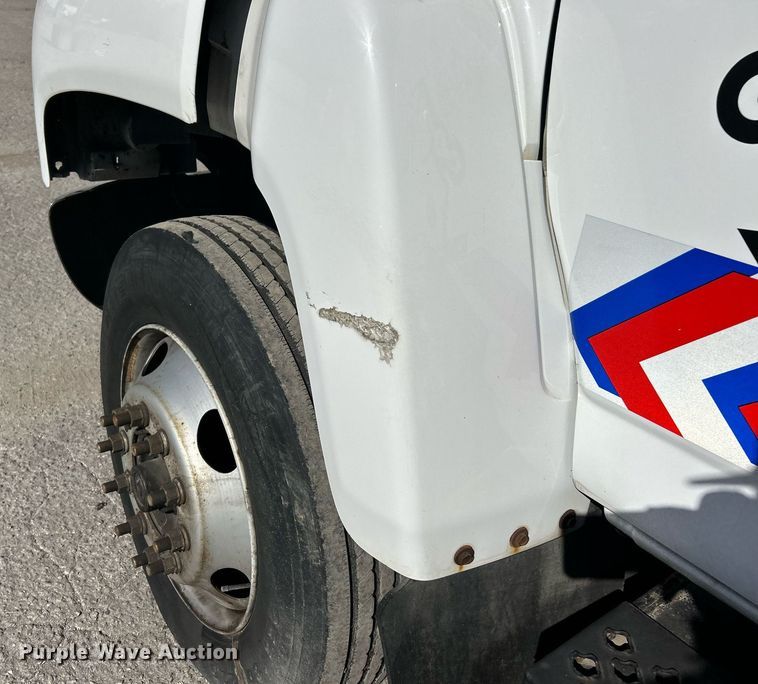 image for item EK3582 2006 Chevrolet C7500 rollback truck