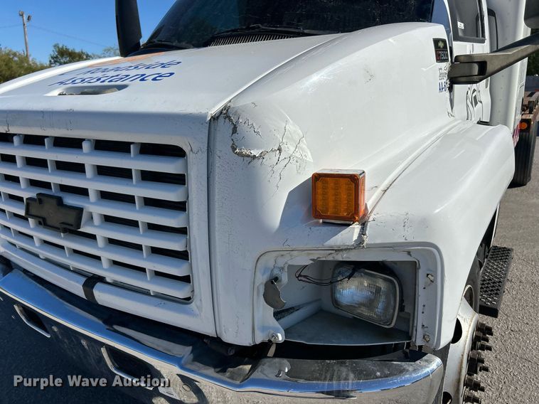 image for item EK3582 2006 Chevrolet C7500 rollback truck