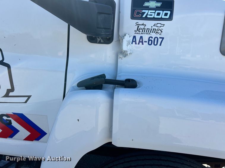 image for item EK3582 2006 Chevrolet C7500 rollback truck