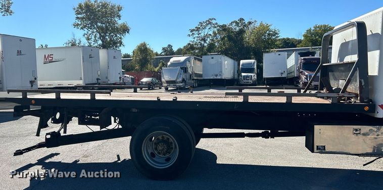 image for item EK3582 2006 Chevrolet C7500 rollback truck