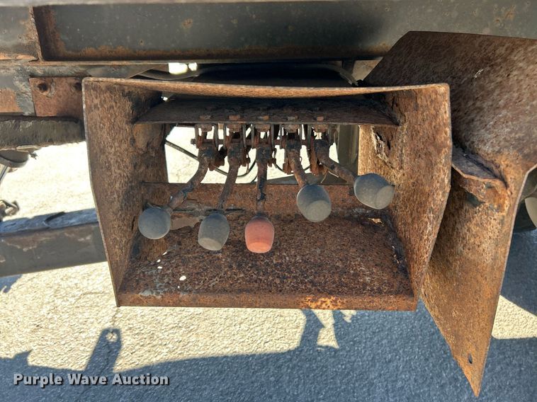 image for item EK3582 2006 Chevrolet C7500 rollback truck