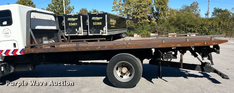 image for item EK3582 2006 Chevrolet C7500 rollback truck