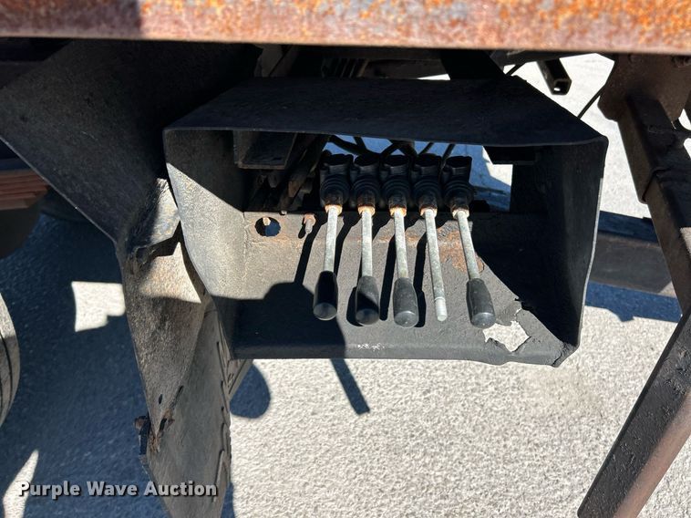 image for item EK3582 2006 Chevrolet C7500 rollback truck