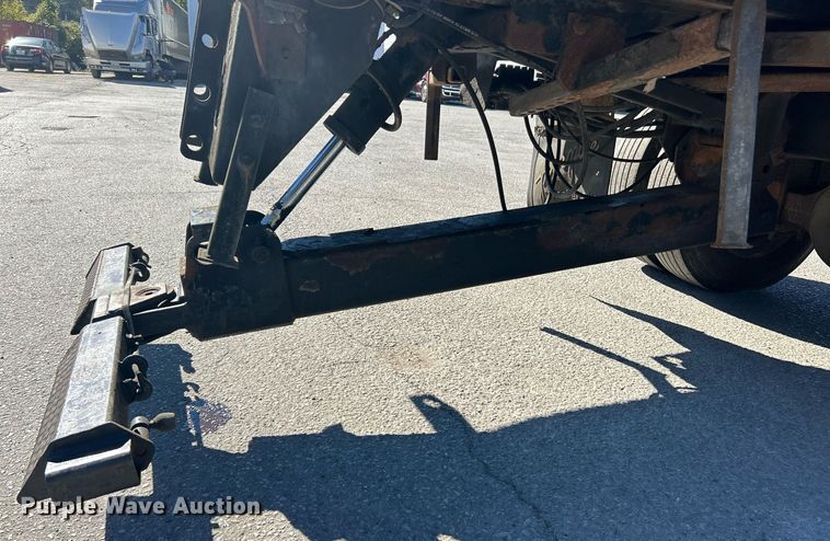 image for item EK3582 2006 Chevrolet C7500 rollback truck