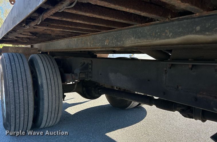 image for item EK3582 2006 Chevrolet C7500 rollback truck