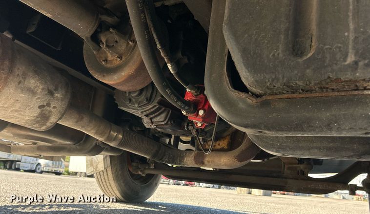 image for item EK3582 2006 Chevrolet C7500 rollback truck