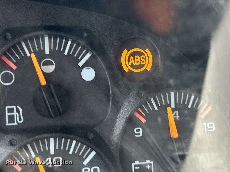 image for item EK3582 2006 Chevrolet C7500 rollback truck