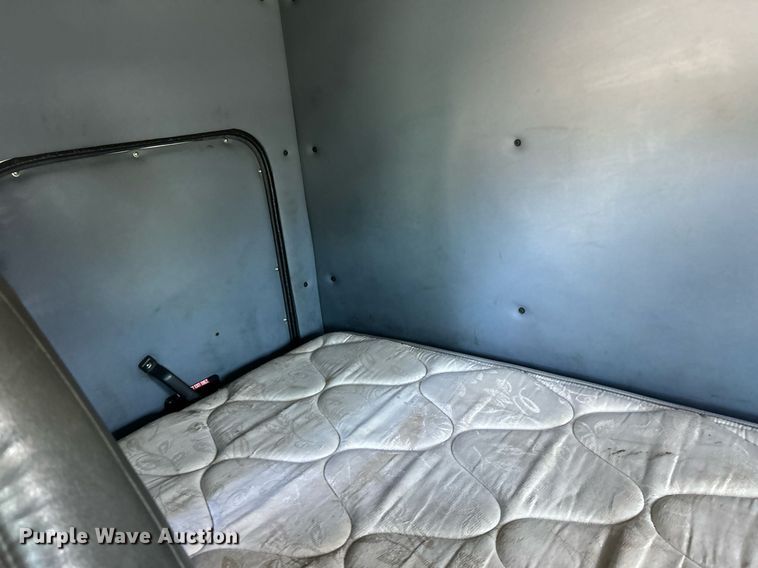 image for item EK3582 2006 Chevrolet C7500 rollback truck