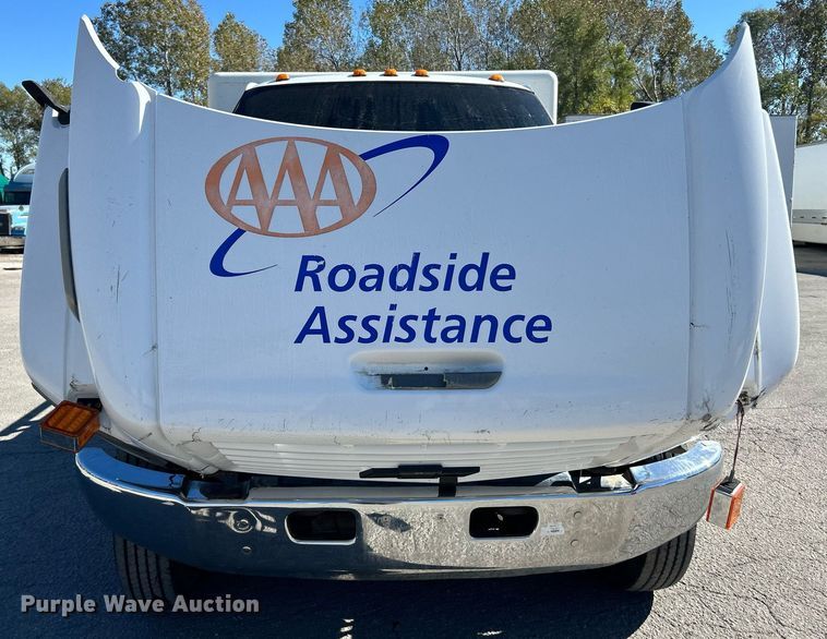 image for item EK3582 2006 Chevrolet C7500 rollback truck