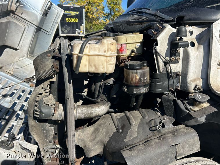 image for item EK3582 2006 Chevrolet C7500 rollback truck