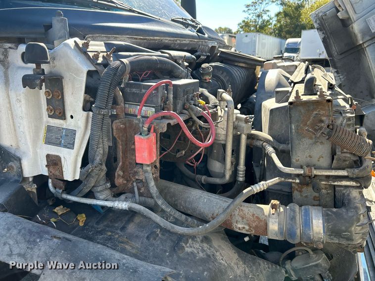 image for item EK3582 2006 Chevrolet C7500 rollback truck