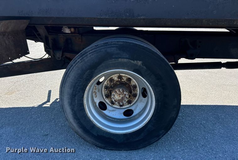 image for item EK3582 2006 Chevrolet C7500 rollback truck