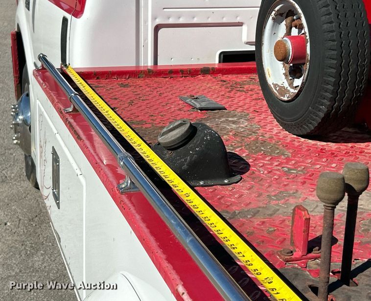 image for item EK3583 2003 Ford F450 XL Super Duty tow truck