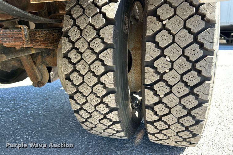 image for item EK3583 2003 Ford F450 XL Super Duty tow truck