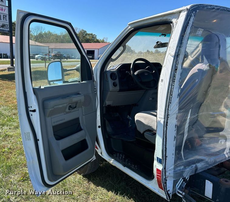 image for item EK3596 2012 Ford E450 Super Duty van cab and chassis