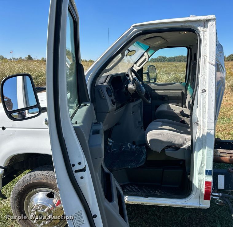 image for item EK3596 2012 Ford E450 Super Duty van cab and chassis