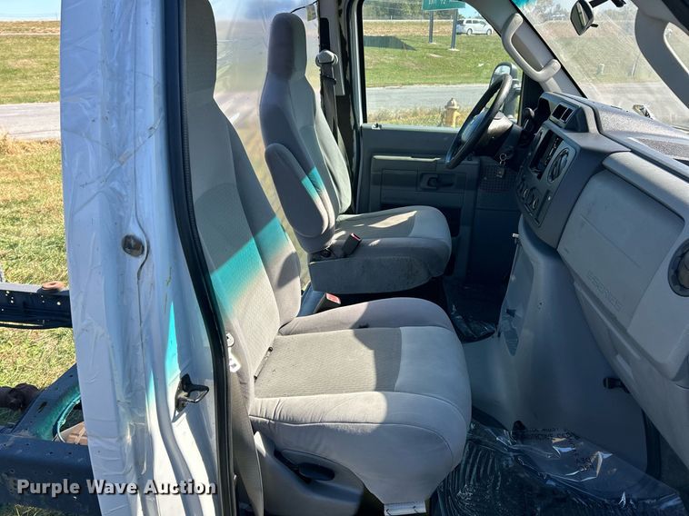 image for item EK3596 2012 Ford E450 Super Duty van cab and chassis