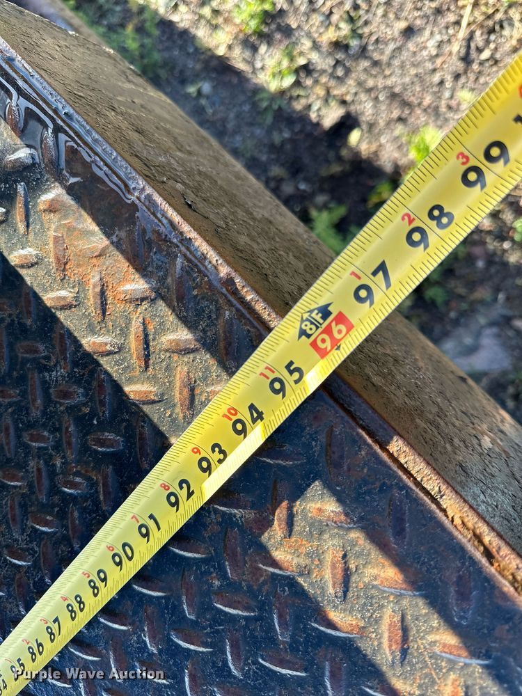 image for item EN2512 1969 Ford 600 flatbed truck