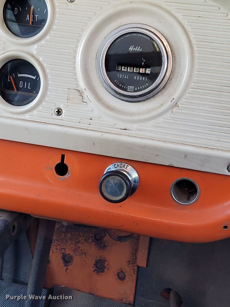 image for item EN2512 1969 Ford 600 flatbed truck