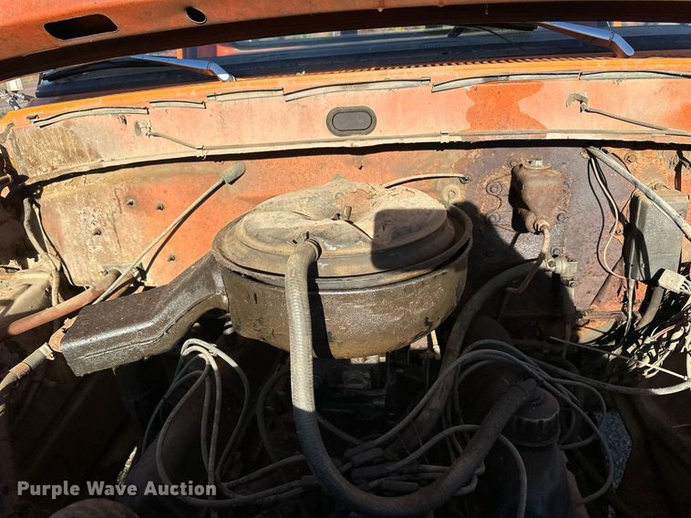 image for item EN2512 1969 Ford 600 flatbed truck