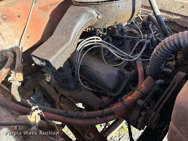 image for item EN2512 1969 Ford 600 flatbed truck