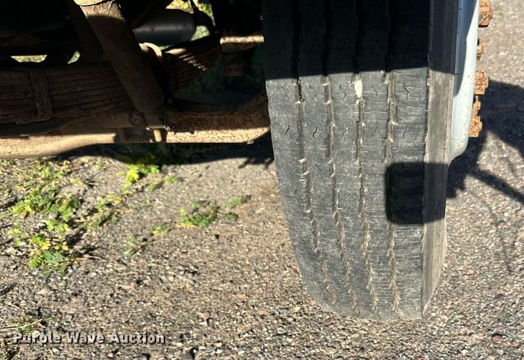 image for item EN2512 1969 Ford 600 flatbed truck