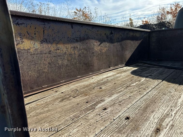 image for item EN2516 1949 Ford  F4 flatbed truck