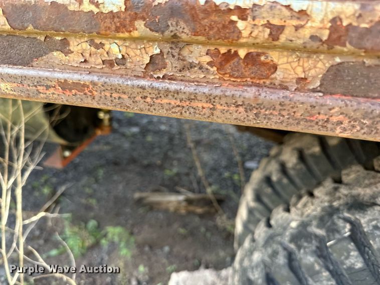 image for item EN2516 1949 Ford  F4 flatbed truck