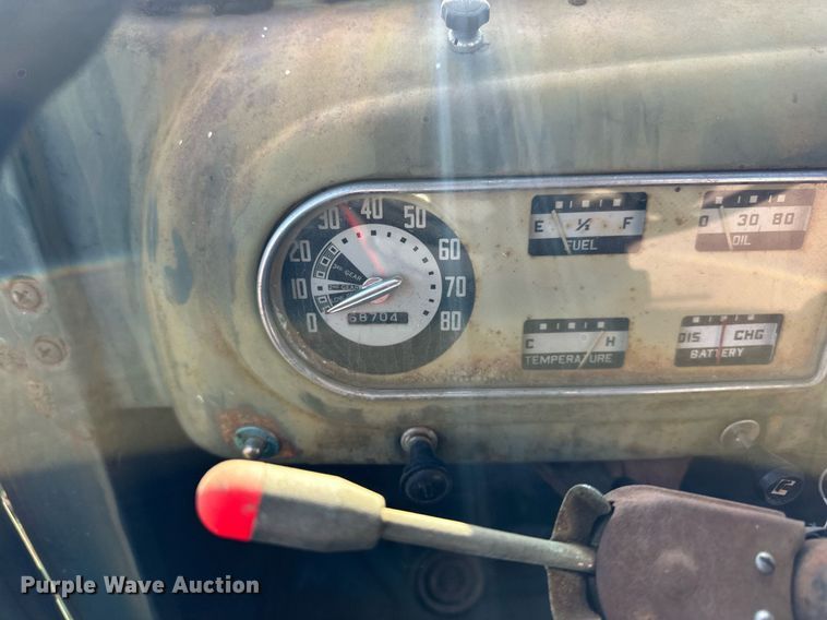 image for item EN2516 1949 Ford  F4 flatbed truck