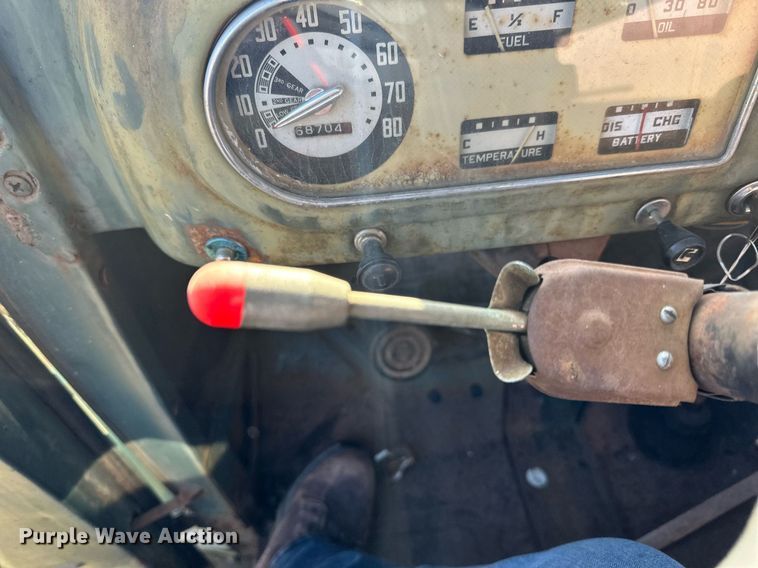 image for item EN2516 1949 Ford  F4 flatbed truck