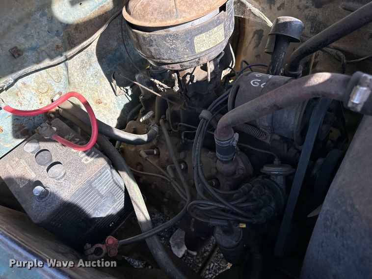 image for item EN2516 1949 Ford  F4 flatbed truck