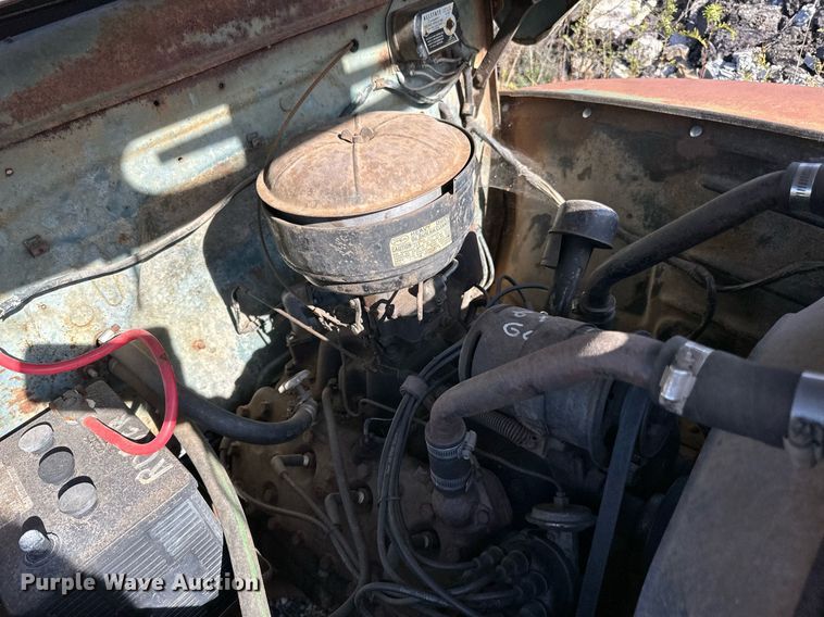 image for item EN2516 1949 Ford  F4 flatbed truck