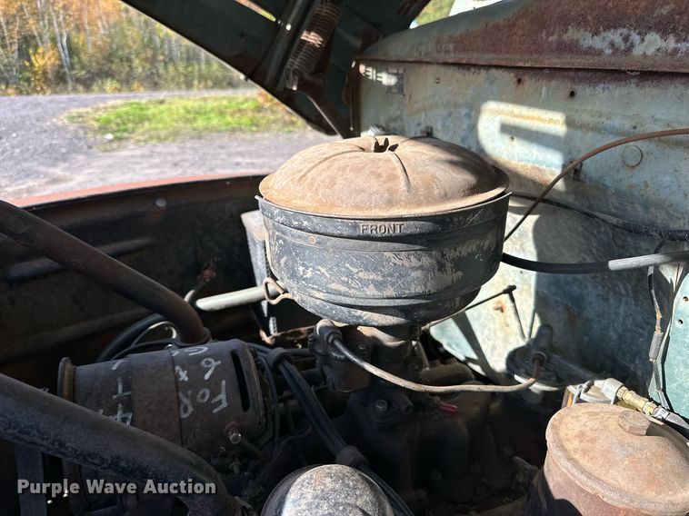 image for item EN2516 1949 Ford  F4 flatbed truck