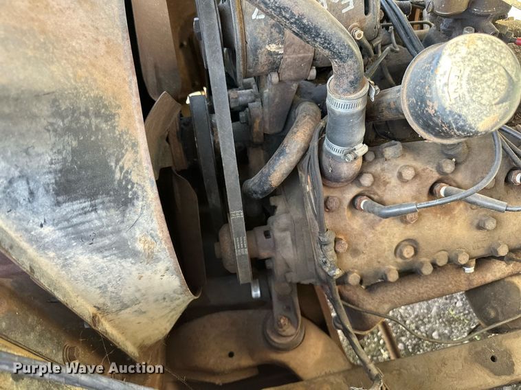 image for item EN2516 1949 Ford  F4 flatbed truck