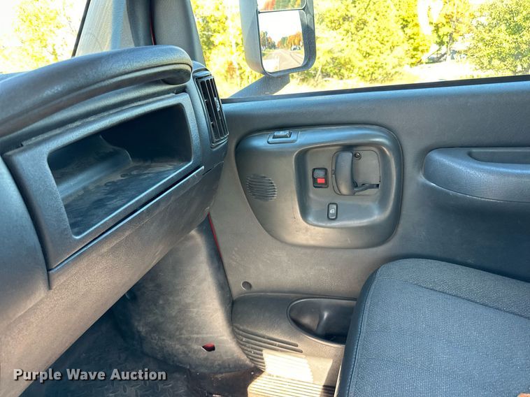 image for item EN2521 2008 Chevrolet  C5500 rollback truck