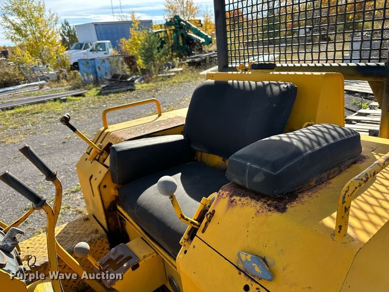 image for item EN2522 1973 John Deere 350B dozer