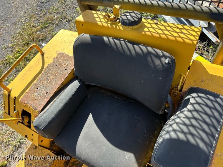 image for item EN2522 1973 John Deere 350B dozer