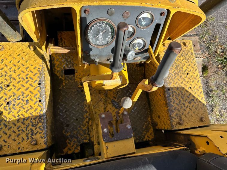 image for item EN2522 1973 John Deere 350B dozer