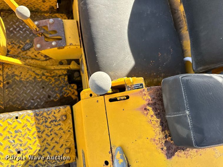 image for item EN2522 1973 John Deere 350B dozer